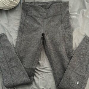 Like new- great condition- lululemon herringbone leggings with pockets
